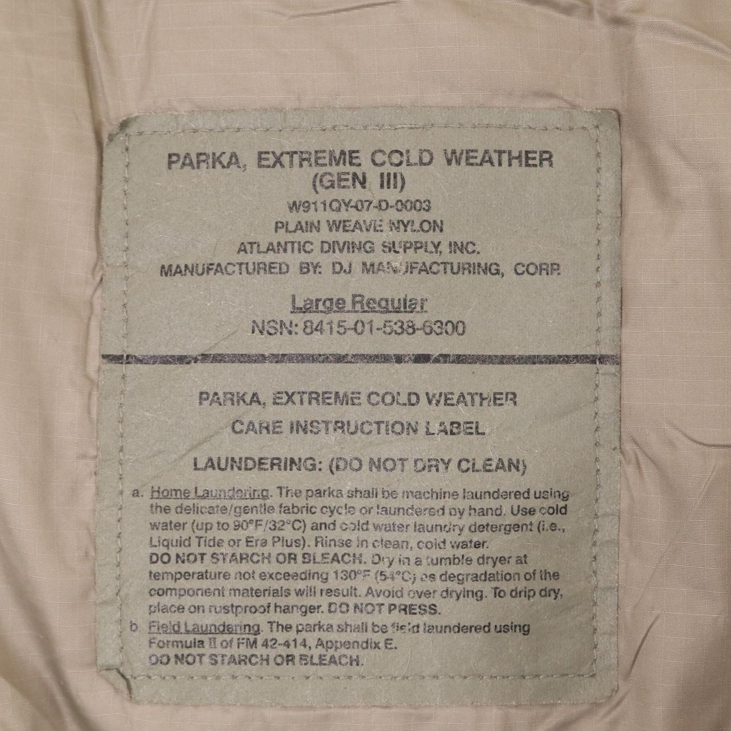 00s U.S. ARMY ECWCS GEN3 Level7 Insulated Military Jacket