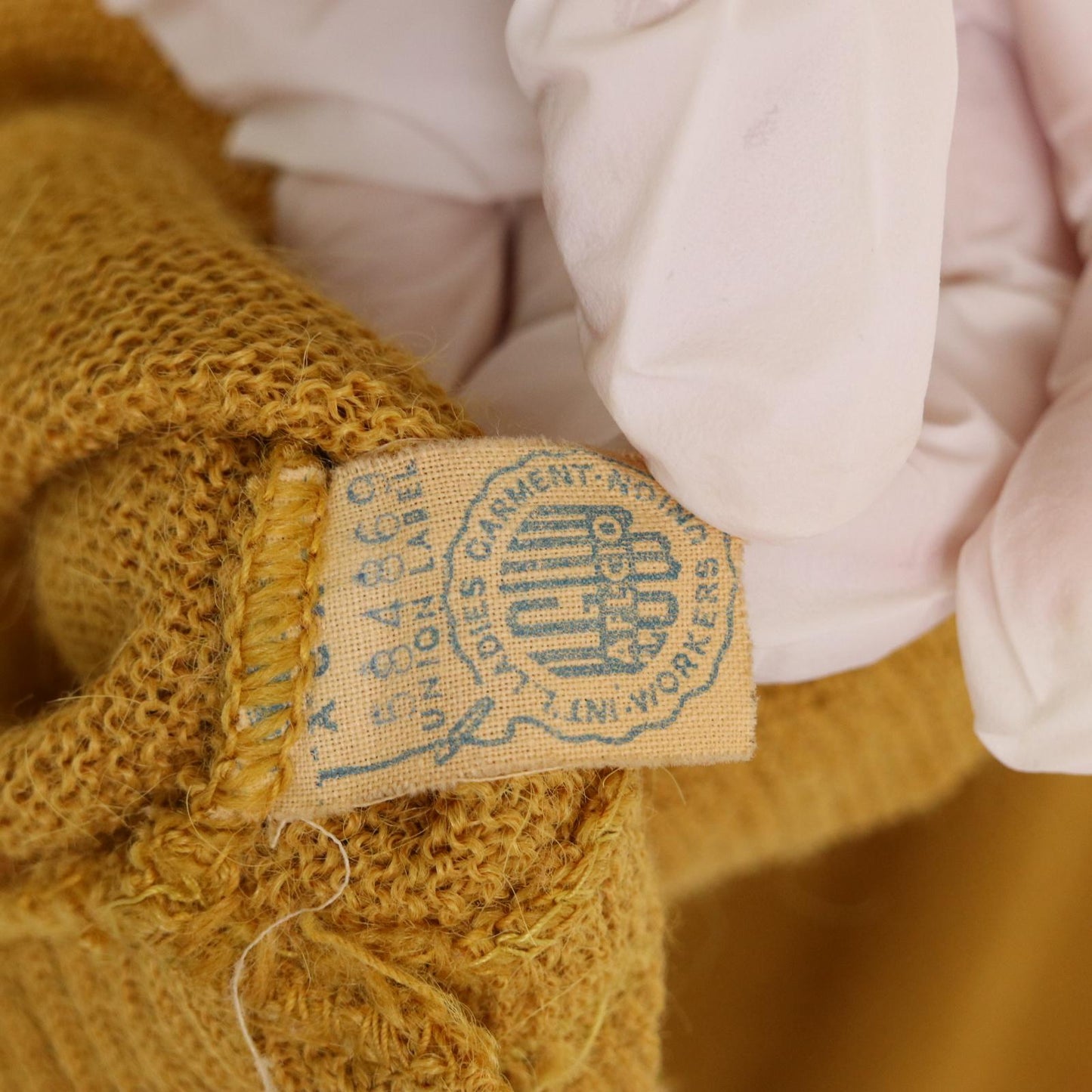 60s Howard's V-Neck Sweater