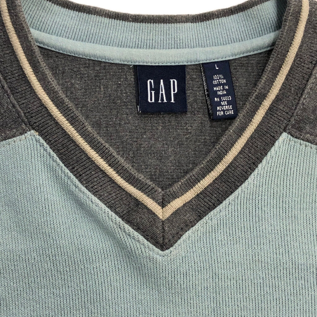 GAP V-Neck Sweater