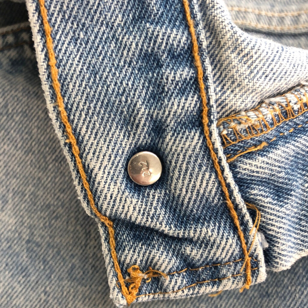 Levi's