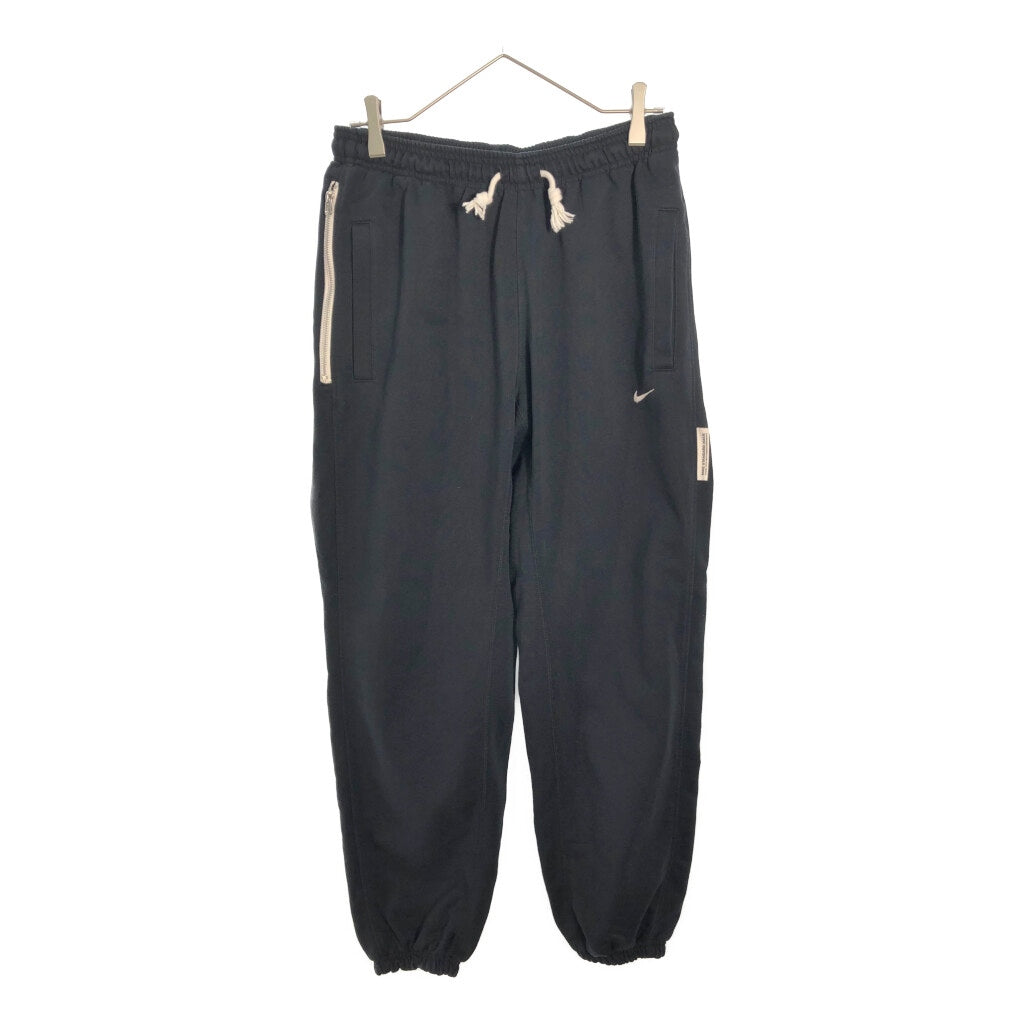 NIKE Sweatpants