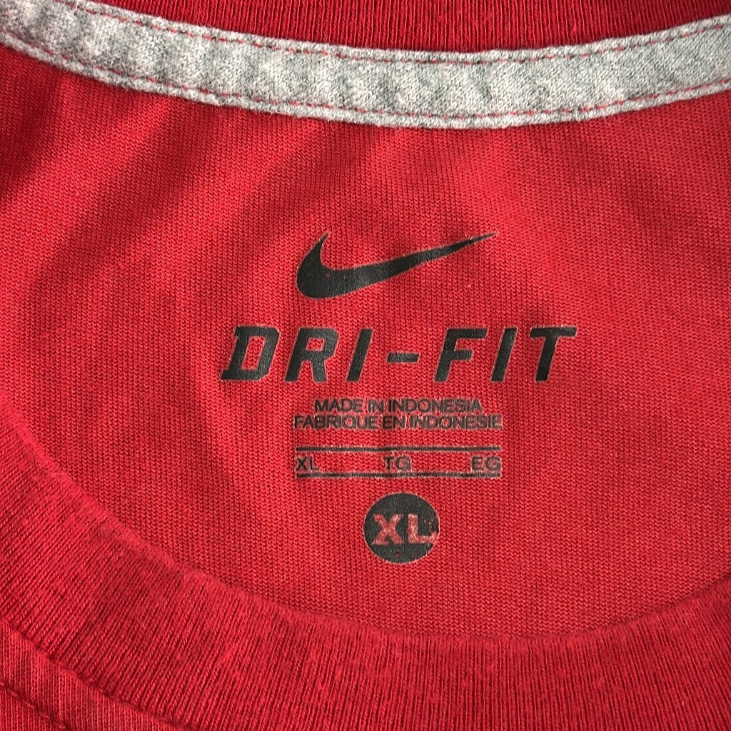 NIKE Long Sleeve T-Shirt