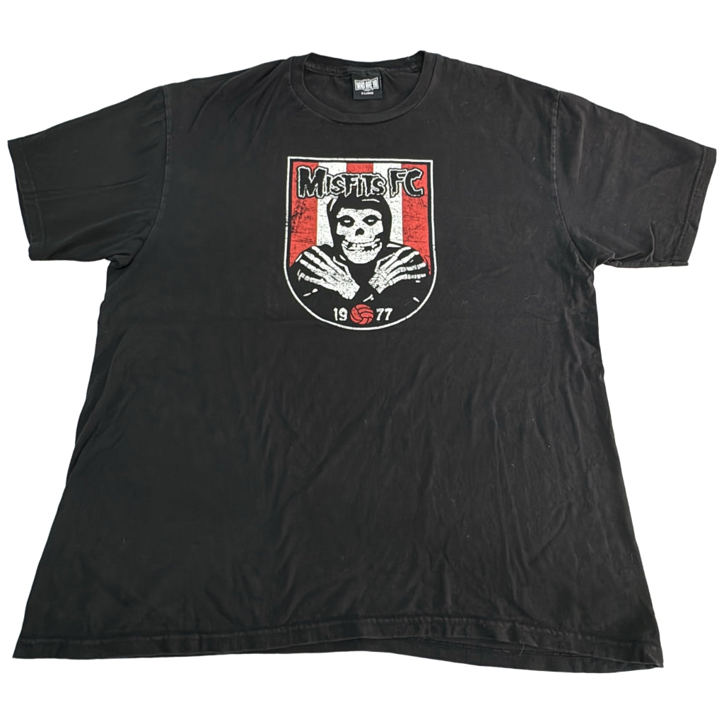 WHO ARE YA Musician T-Shirt