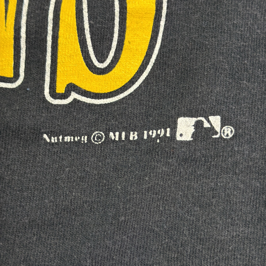 90s NUTMEG Sports Brand Pro Team T-Shirt