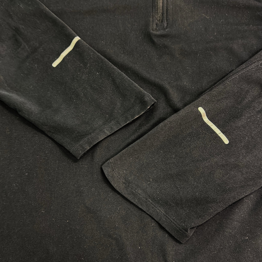 NIKE Long Sleeve T-Shirt