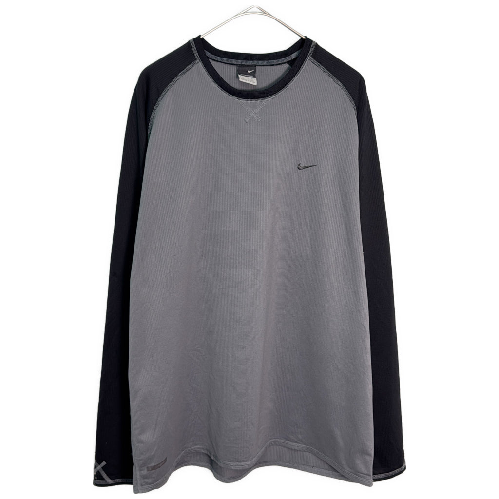NIKE Long Sleeve T-Shirt