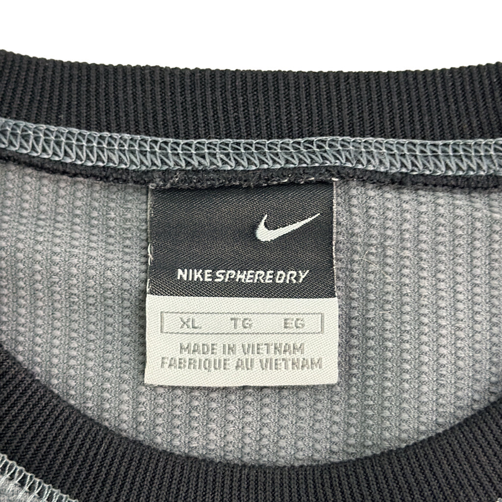 NIKE Long Sleeve T-Shirt