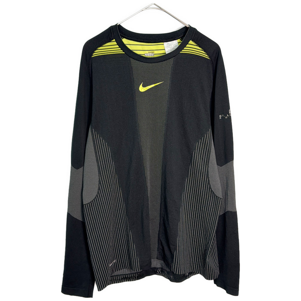 NIKE Long Sleeve T-Shirt