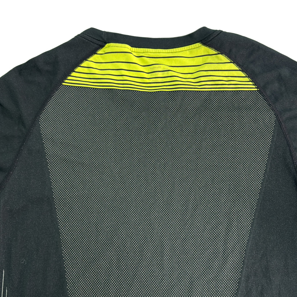 NIKE Long Sleeve T-Shirt