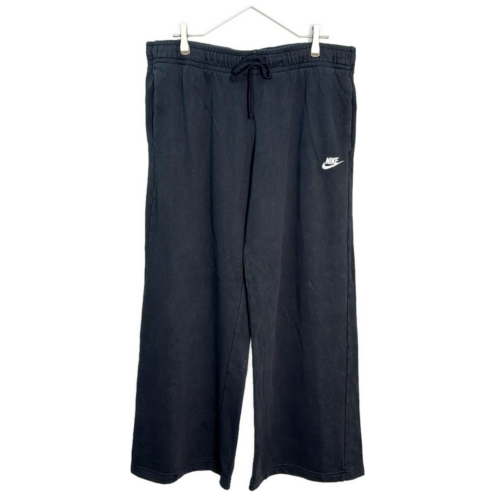 NIKE Sweatpants