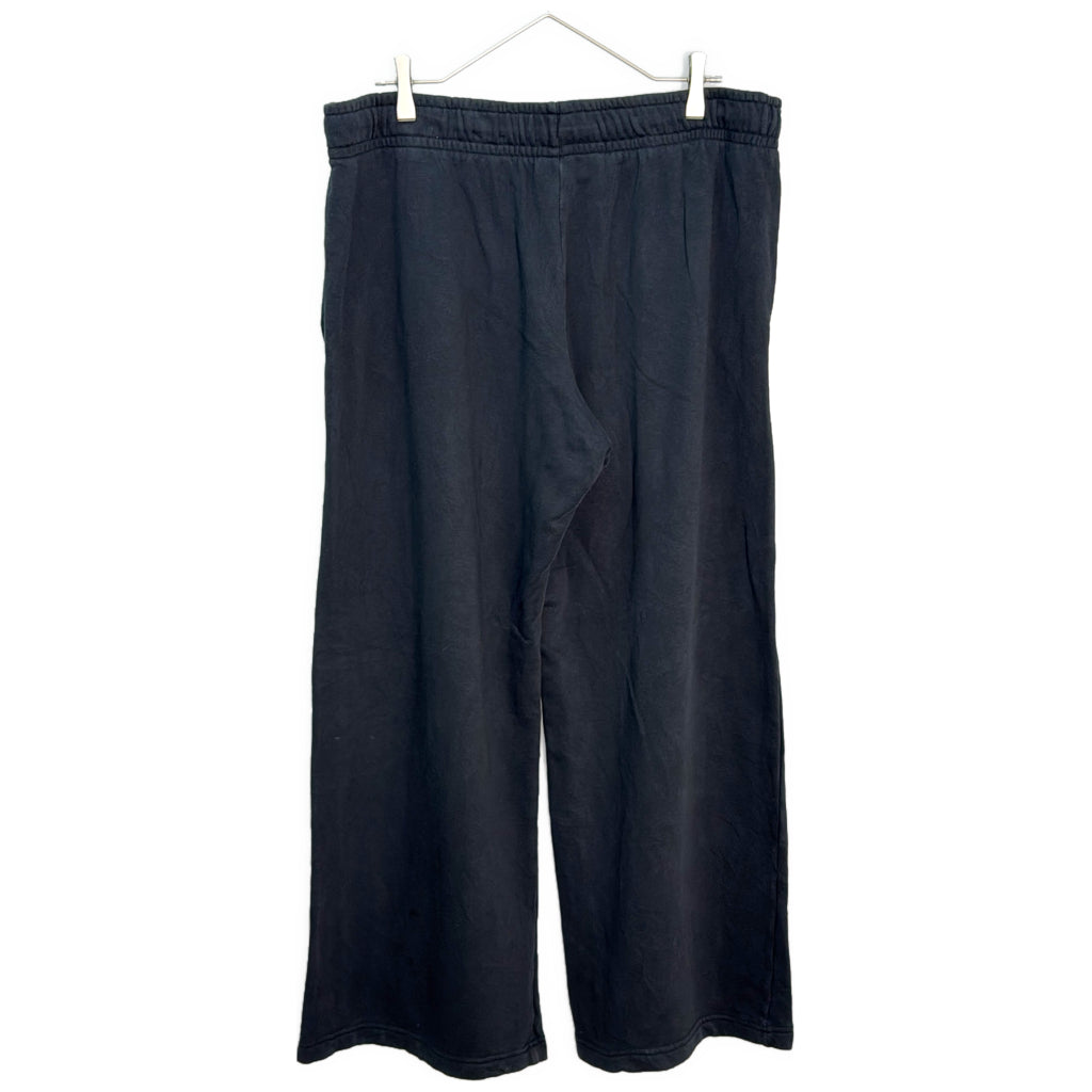 NIKE Sweatpants