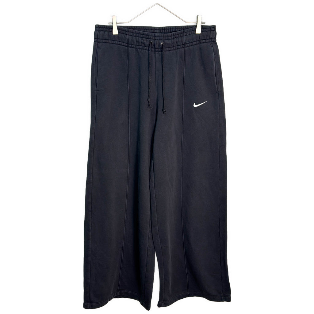NIKE Sweatpants
