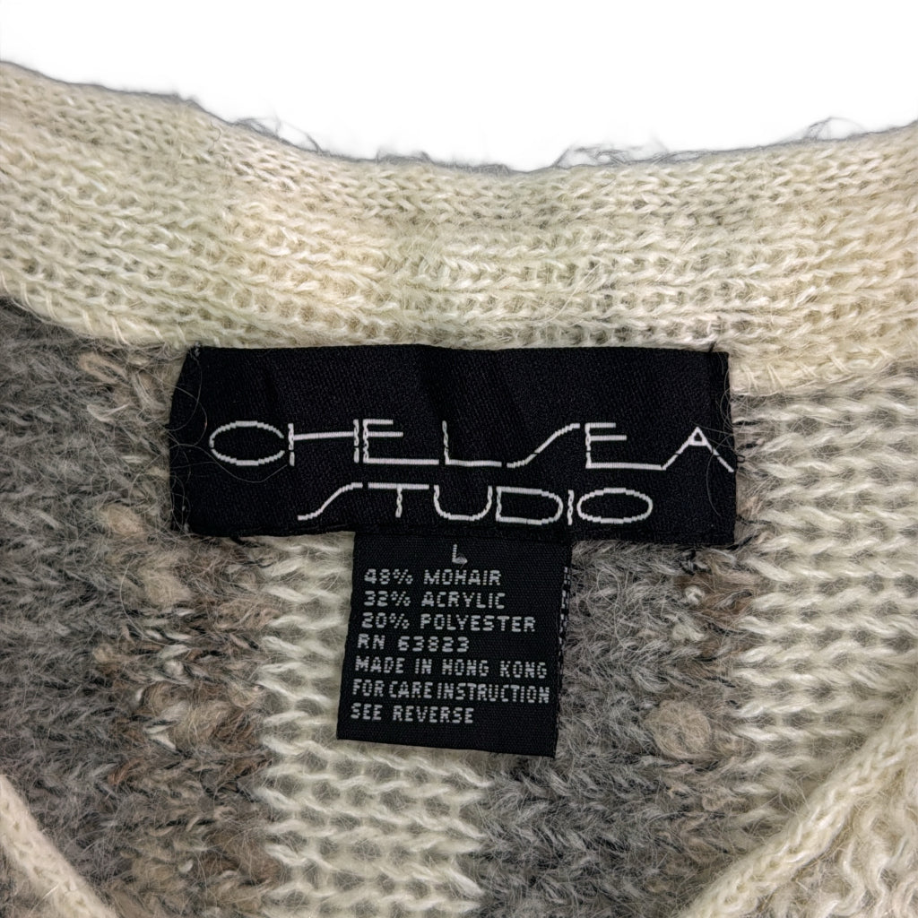 CHELSEA STUDIO V-Neck Sweater